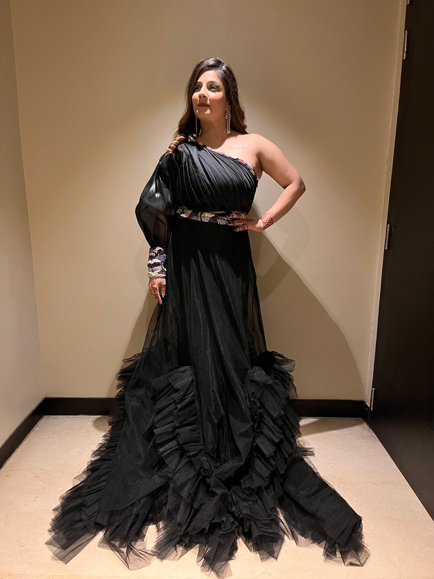 Noir Ruffle