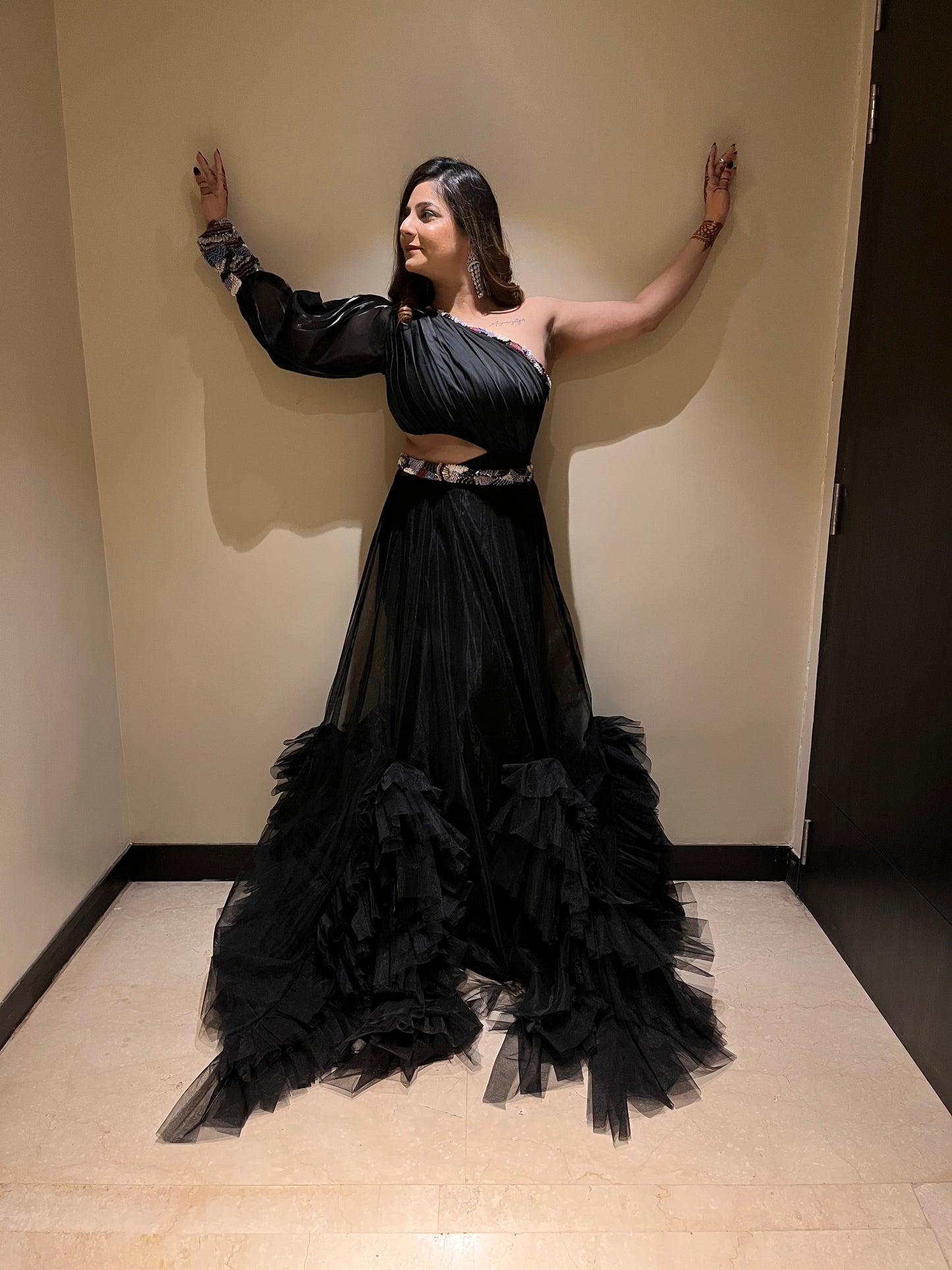 Noir Ruffle