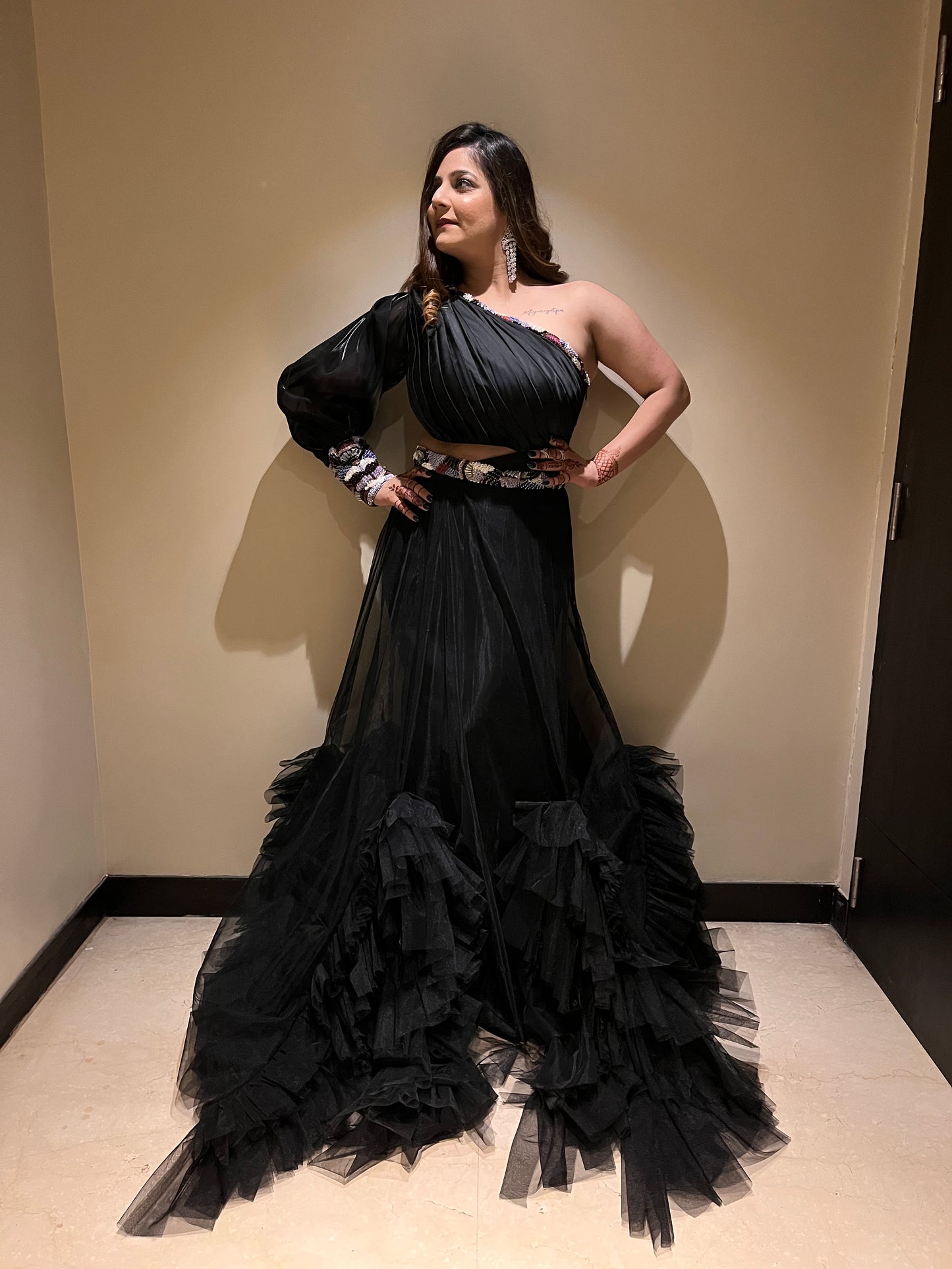 Noir Ruffle